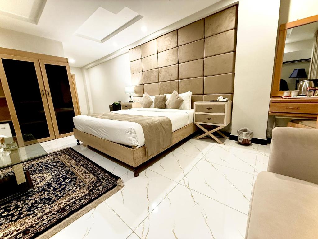 Room Gallery Image 8